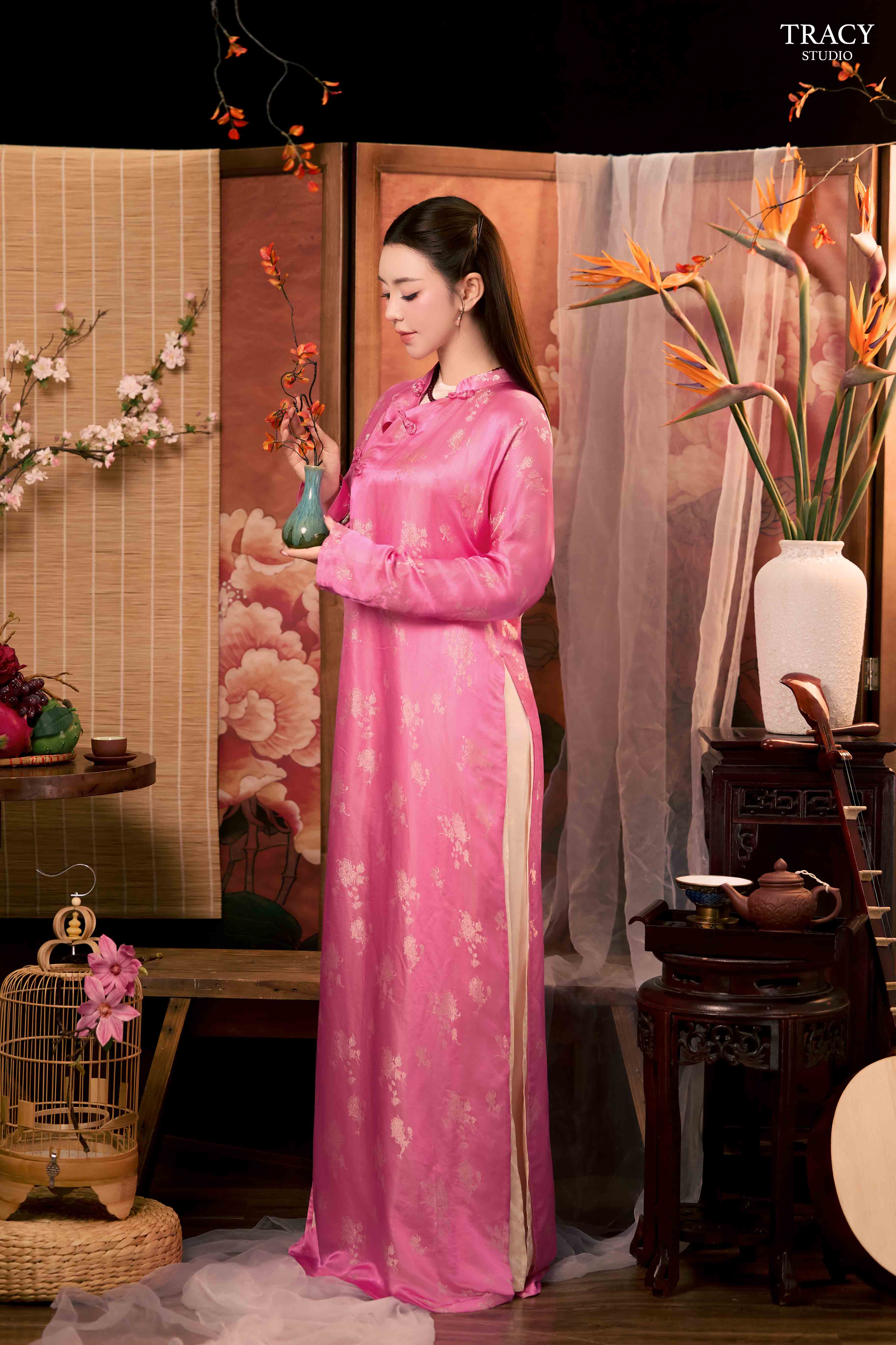 frontend/img/gallery/anh-tet-yem-ao-dai/tracy-studio-chup-concept-tet-du-uyen (1).jpg